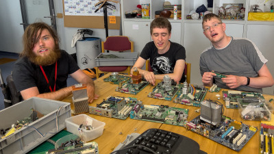 2023.07.147.39.31  iphone3 pro max uhd    