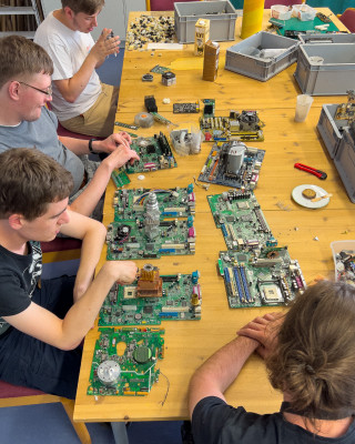 2023.07.147.40.57  iphone3 pro max uhd    