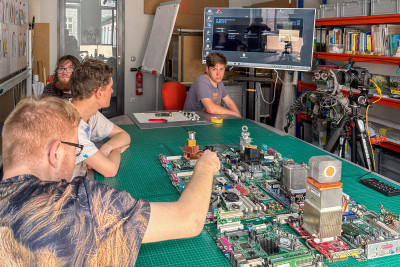 2023.07.286.24.32  iphone4 pro uhd    