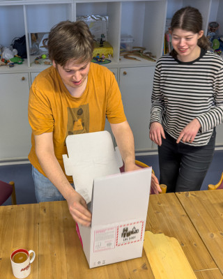 2025.03.286.39.40  iphone6 pro uhd    